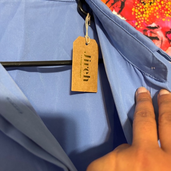 NWT very pretty top - Picture 4 of 6